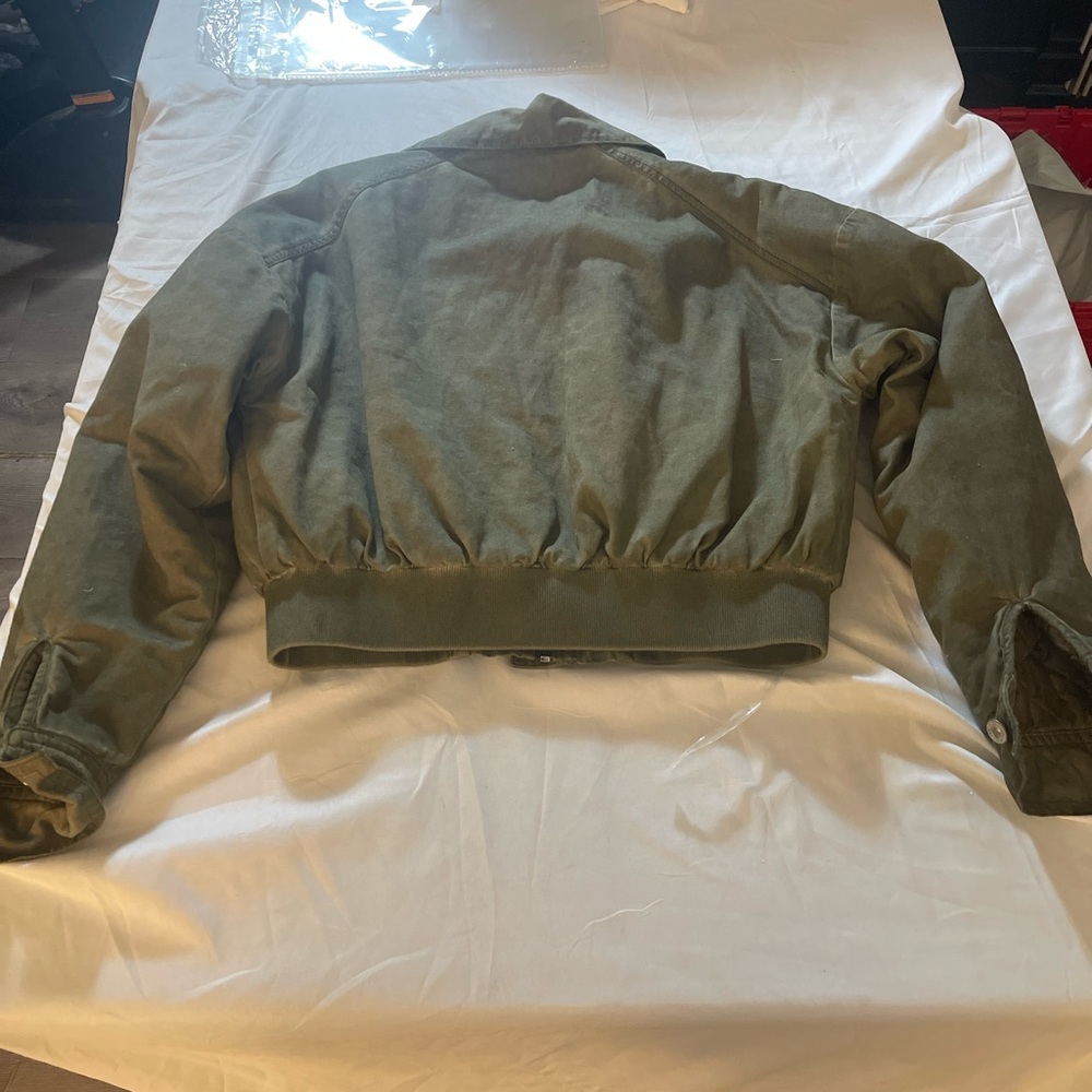 Women’s Medium Olive Green Cropped Utility Jacket Zip Front Quilted Lined Cotton - Picture 9 of 11